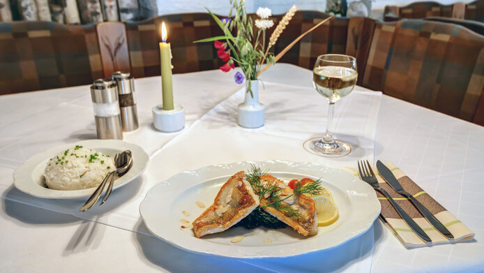 Gebratenes Zanderfilet im Hotel Gasthof Rössle in Senden bei Ulm