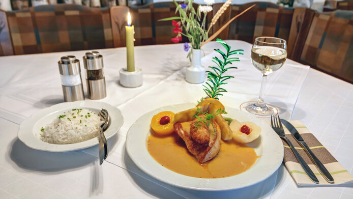 Putensteak in Curryrahm im Hotel Gasthof Rössle in Senden bei Ulm